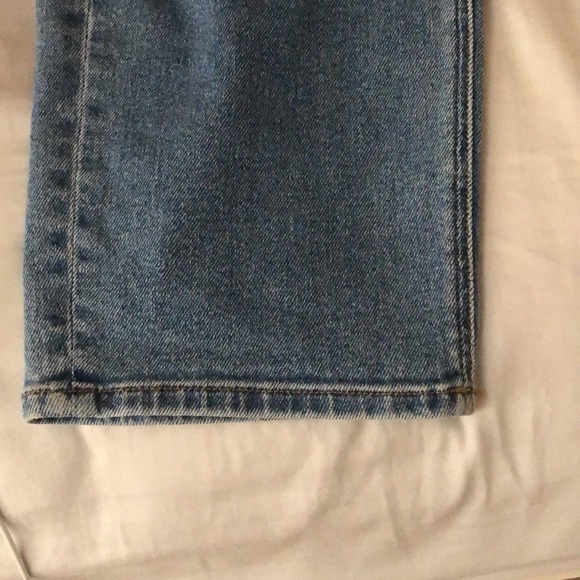 AE Light wash high waisted mom jeans - Picture 2 of 4